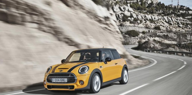 Kräftiges Hoch: Der neue MINI gewinnt